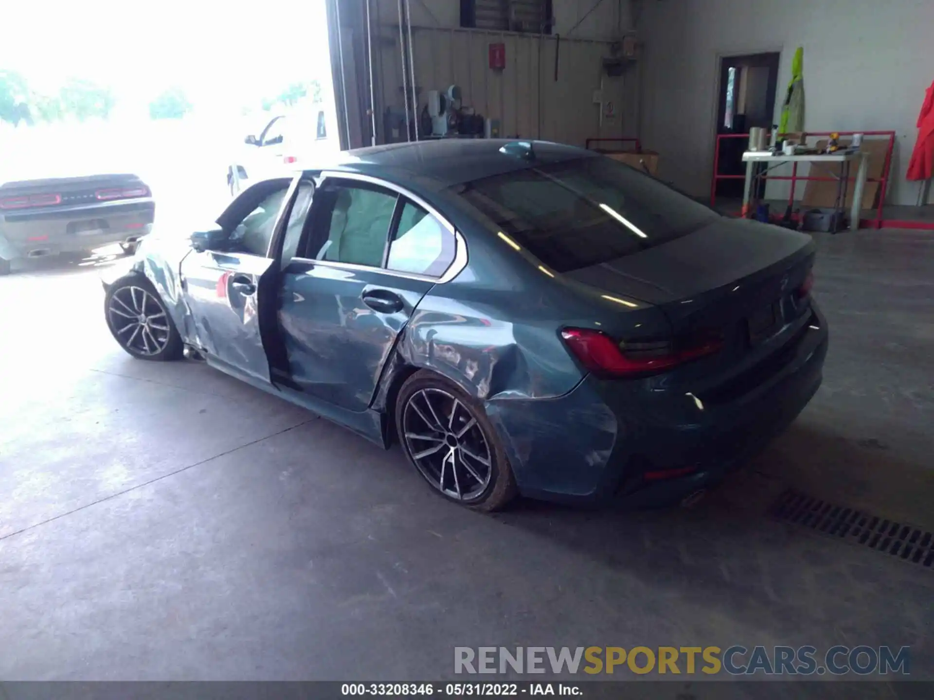 3 Photograph of a damaged car 3MW5R1J08L8B24752 BMW 3 SERIES 2020