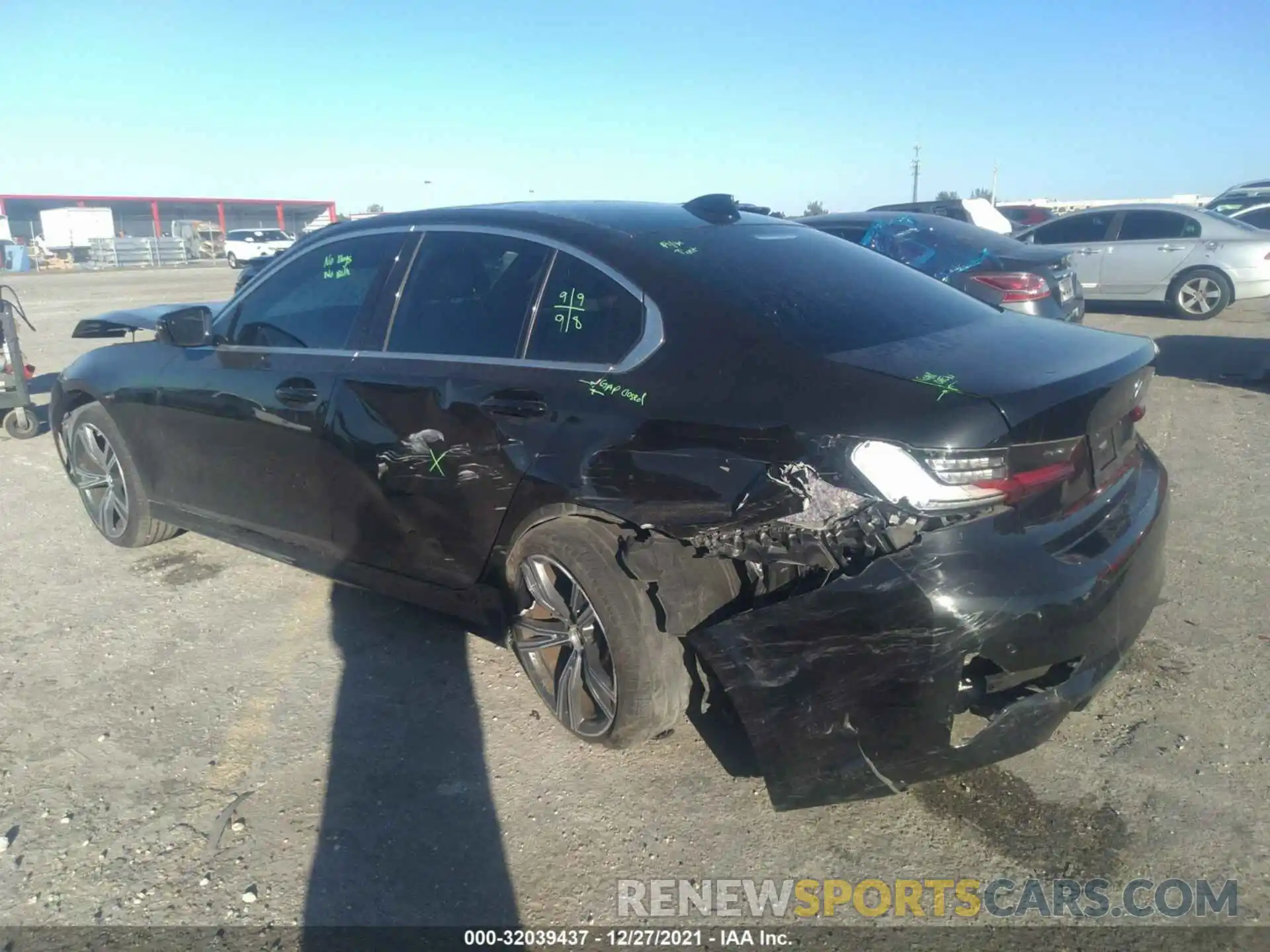 3 Photograph of a damaged car 3MW5R1J08L8B29966 BMW 3 SERIES 2020