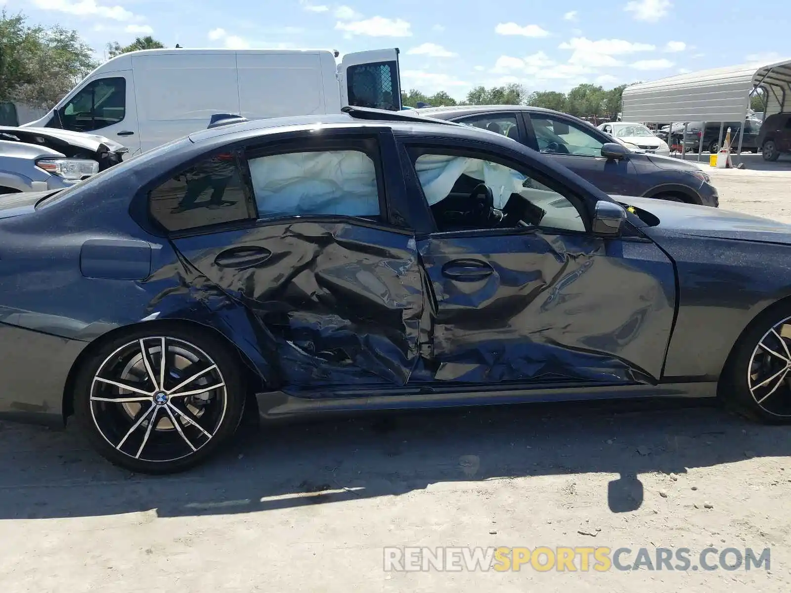 9 Photograph of a damaged car 3MW5R1J08L8B32110 BMW 3 SERIES 2020