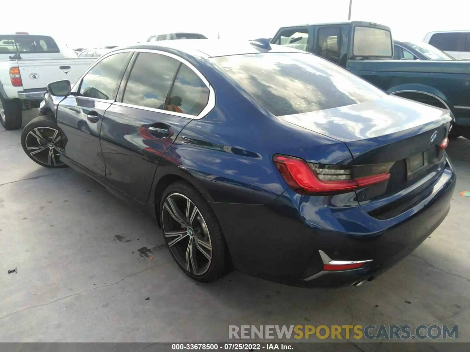 3 Photograph of a damaged car 3MW5R1J08L8B35797 BMW 3 SERIES 2020