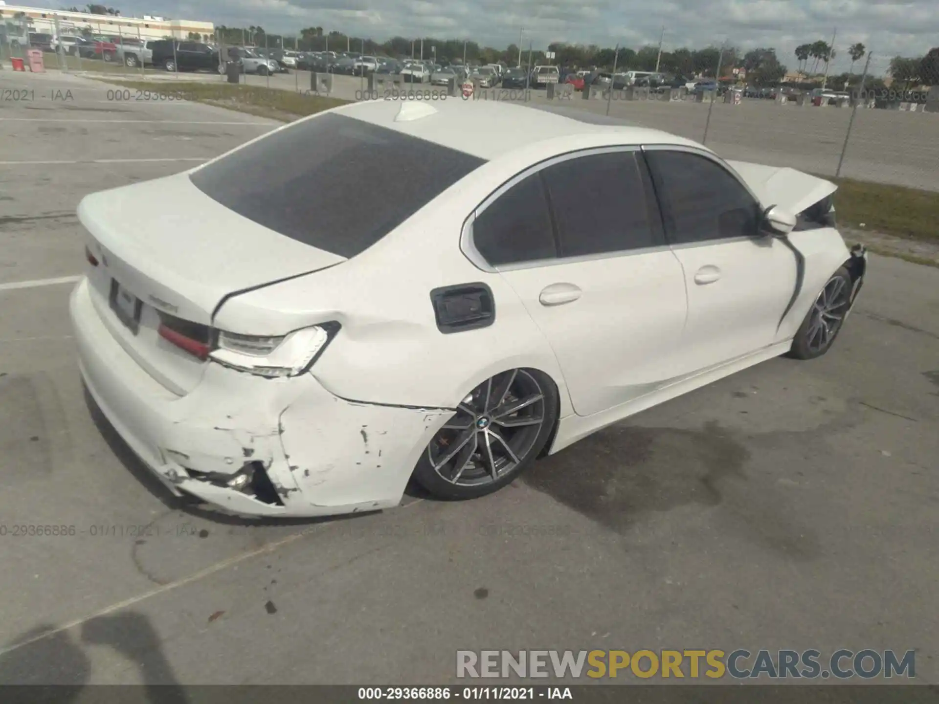 4 Photograph of a damaged car 3MW5R1J08L8B46475 BMW 3 SERIES 2020