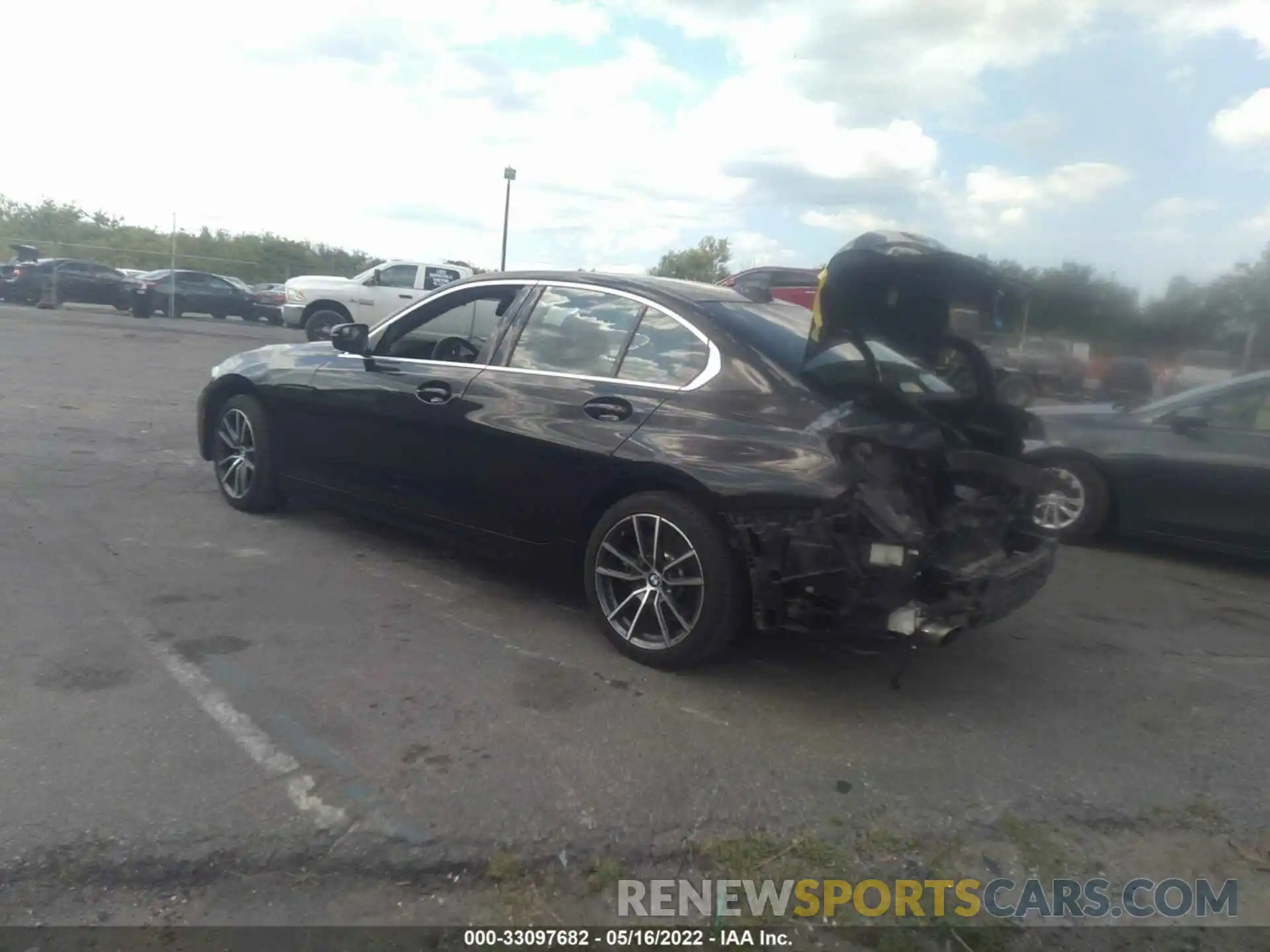 3 Photograph of a damaged car 3MW5R1J09L8B03988 BMW 3 SERIES 2020