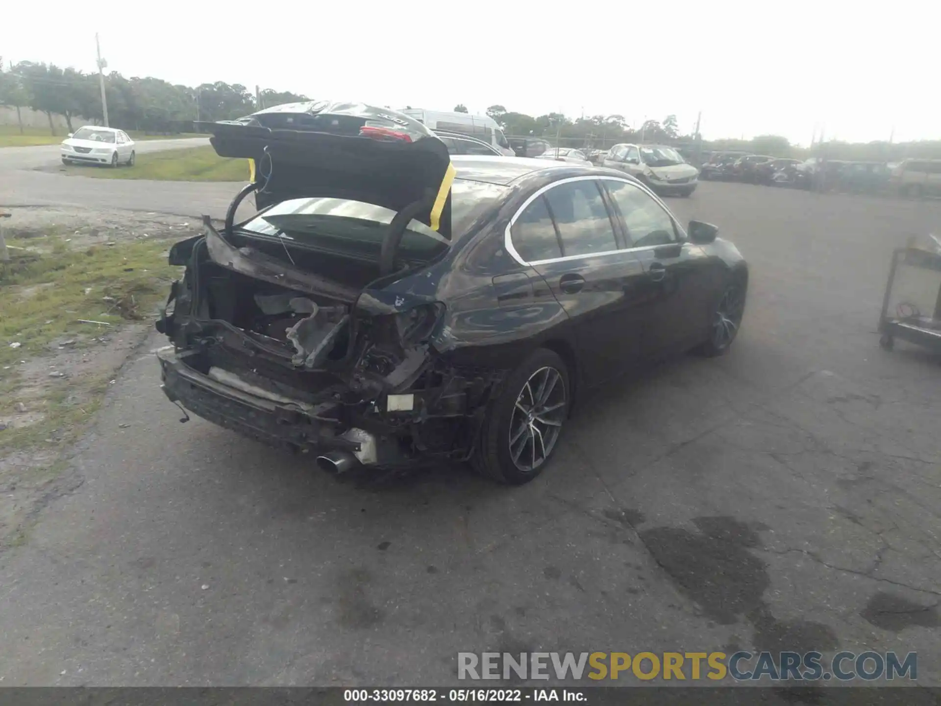 4 Photograph of a damaged car 3MW5R1J09L8B03988 BMW 3 SERIES 2020