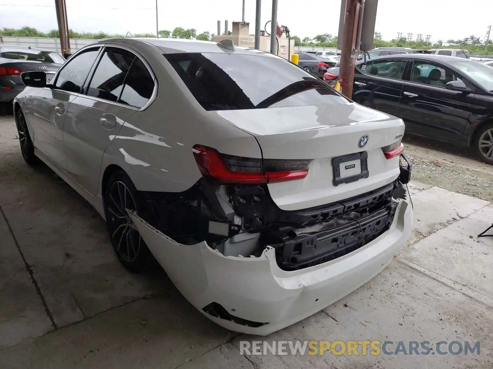 3 Photograph of a damaged car 3MW5R1J09L8B07958 BMW 3 SERIES 2020