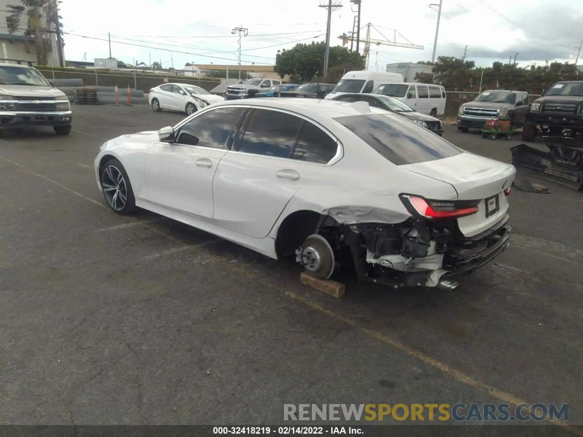 3 Photograph of a damaged car 3MW5R1J09L8B09256 BMW 3 SERIES 2020