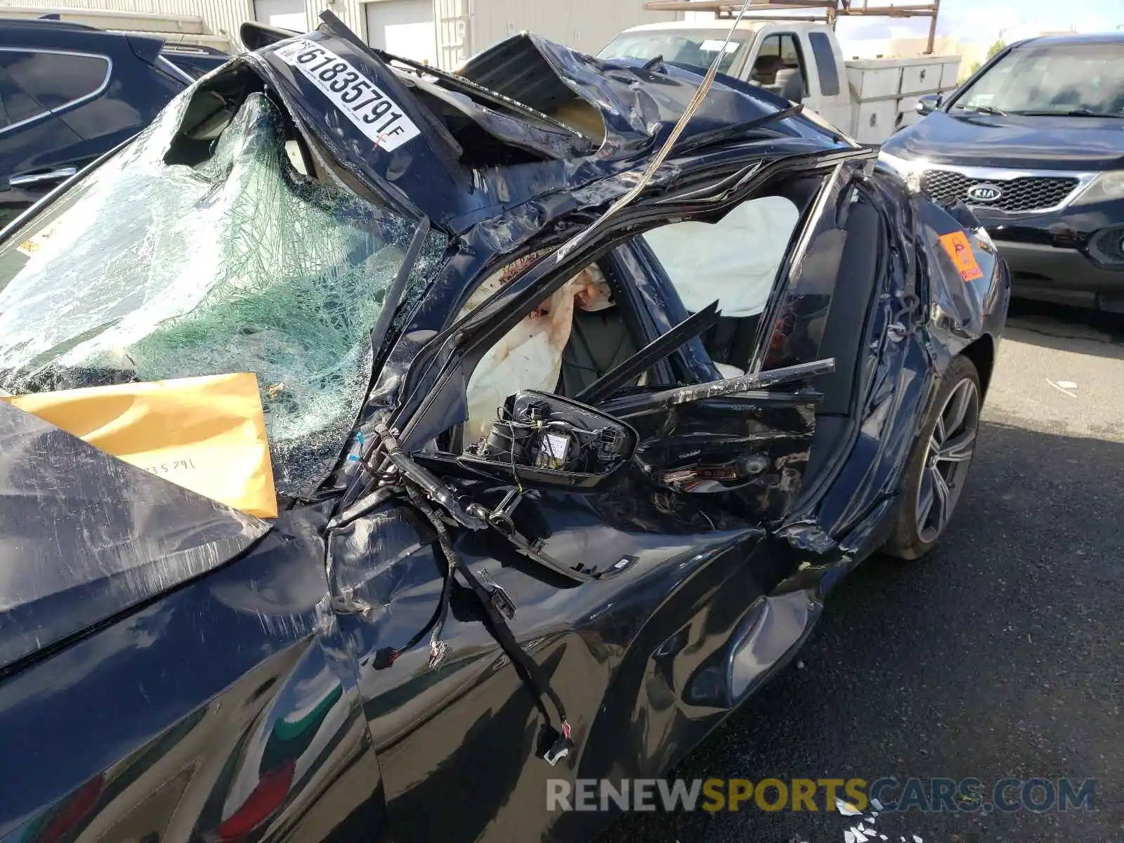 10 Photograph of a damaged car 3MW5R1J09L8B15056 BMW 3 SERIES 2020