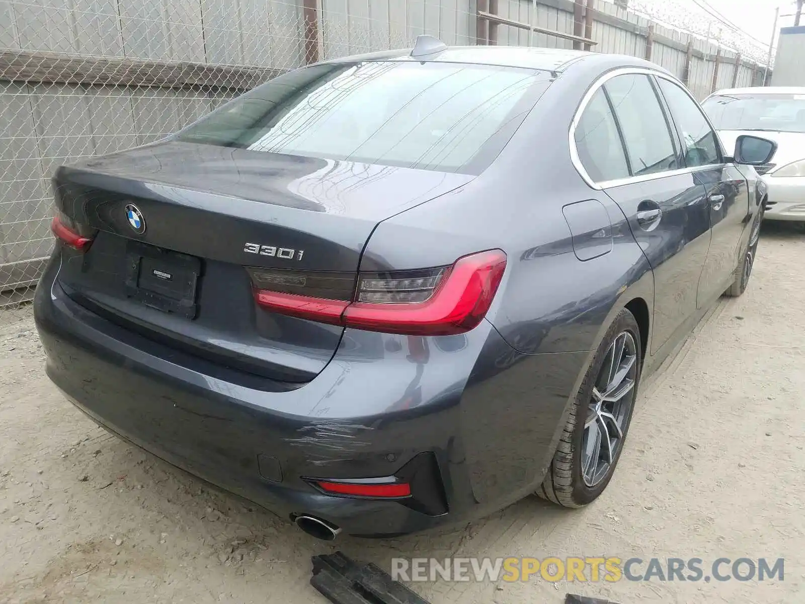 4 Photograph of a damaged car 3MW5R1J09L8B20774 BMW 3 SERIES 2020