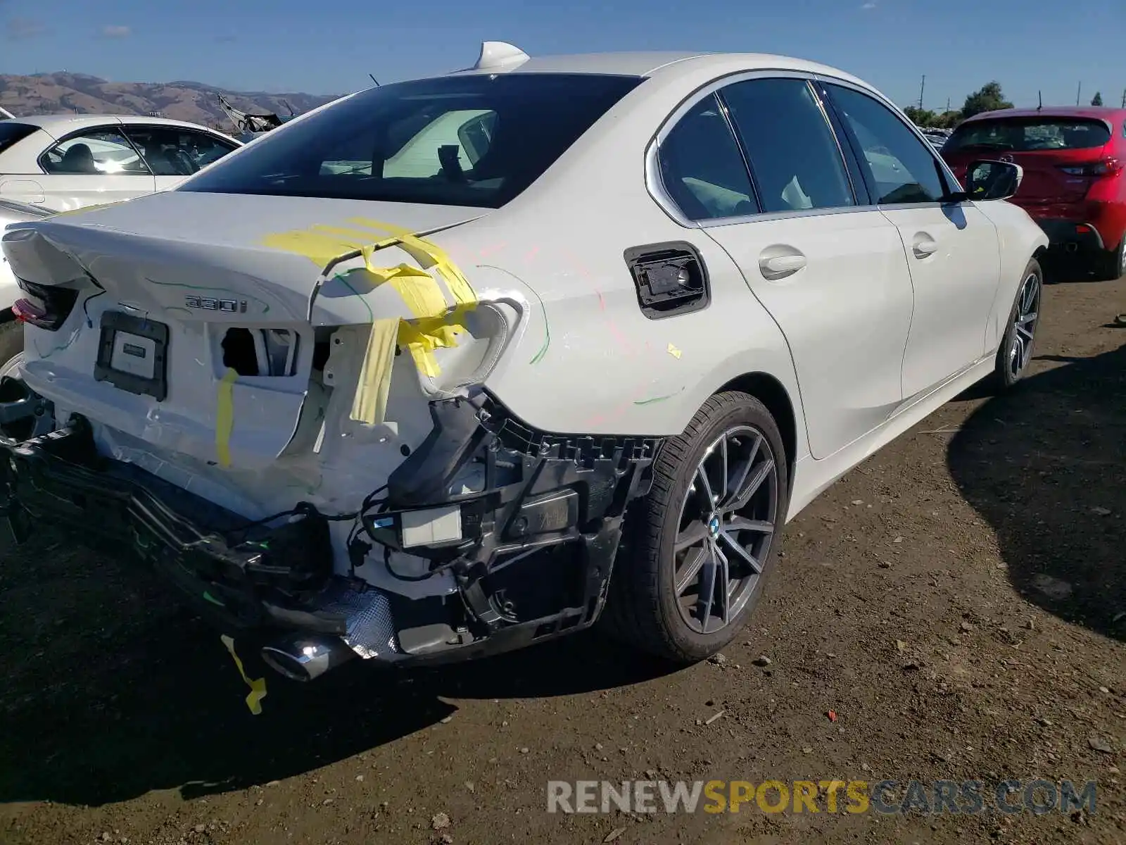 4 Photograph of a damaged car 3MW5R1J0XL8B06513 BMW 3 SERIES 2020