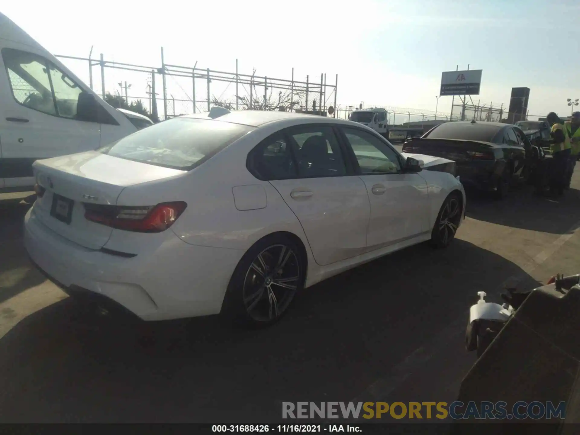 4 Photograph of a damaged car 3MW5R1J0XL8B08102 BMW 3 SERIES 2020