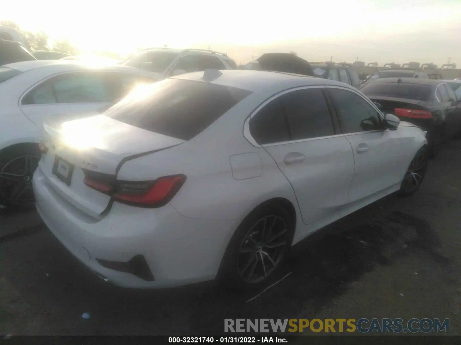 4 Photograph of a damaged car 3MW5R1J0XL8B13915 BMW 3 SERIES 2020