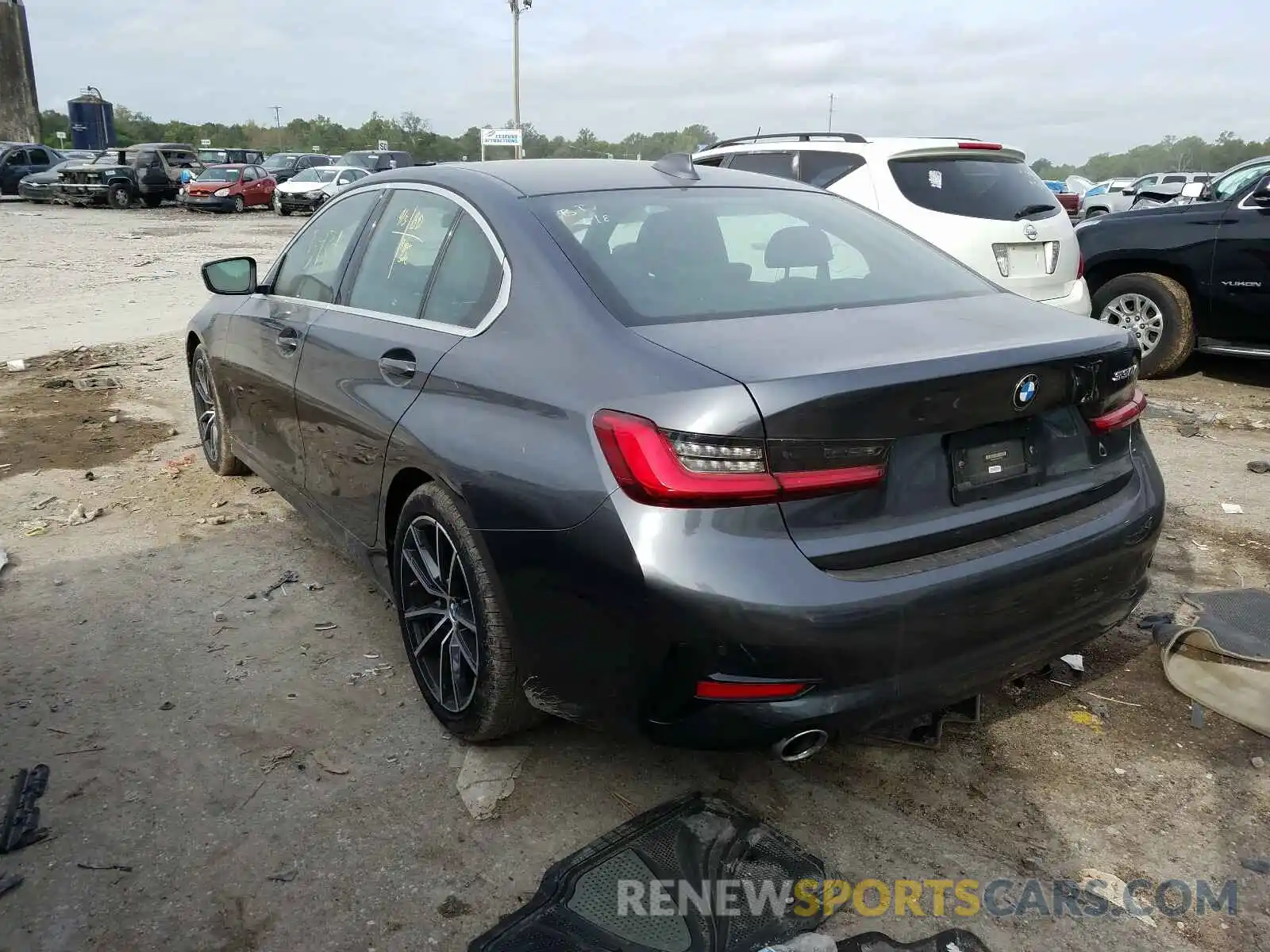 3 Photograph of a damaged car 3MW5R1J0XL8B17625 BMW 3 SERIES 2020