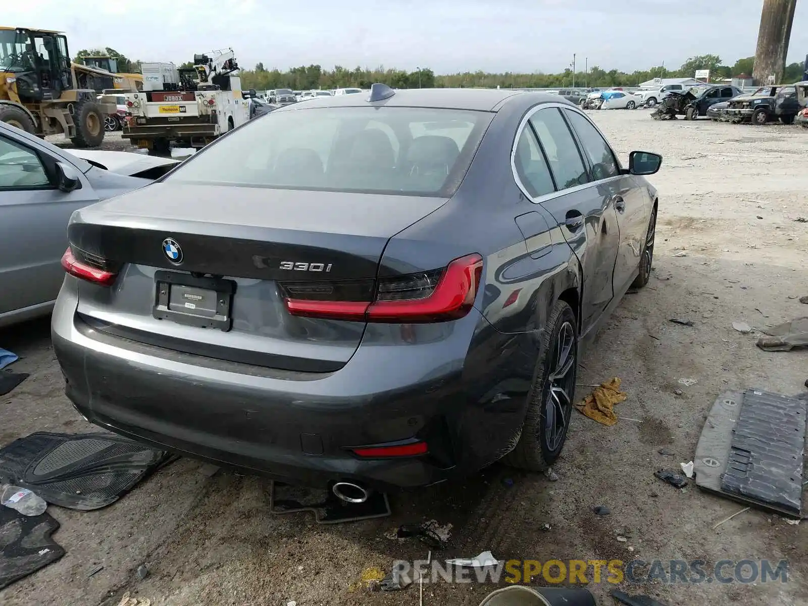 4 Photograph of a damaged car 3MW5R1J0XL8B17625 BMW 3 SERIES 2020