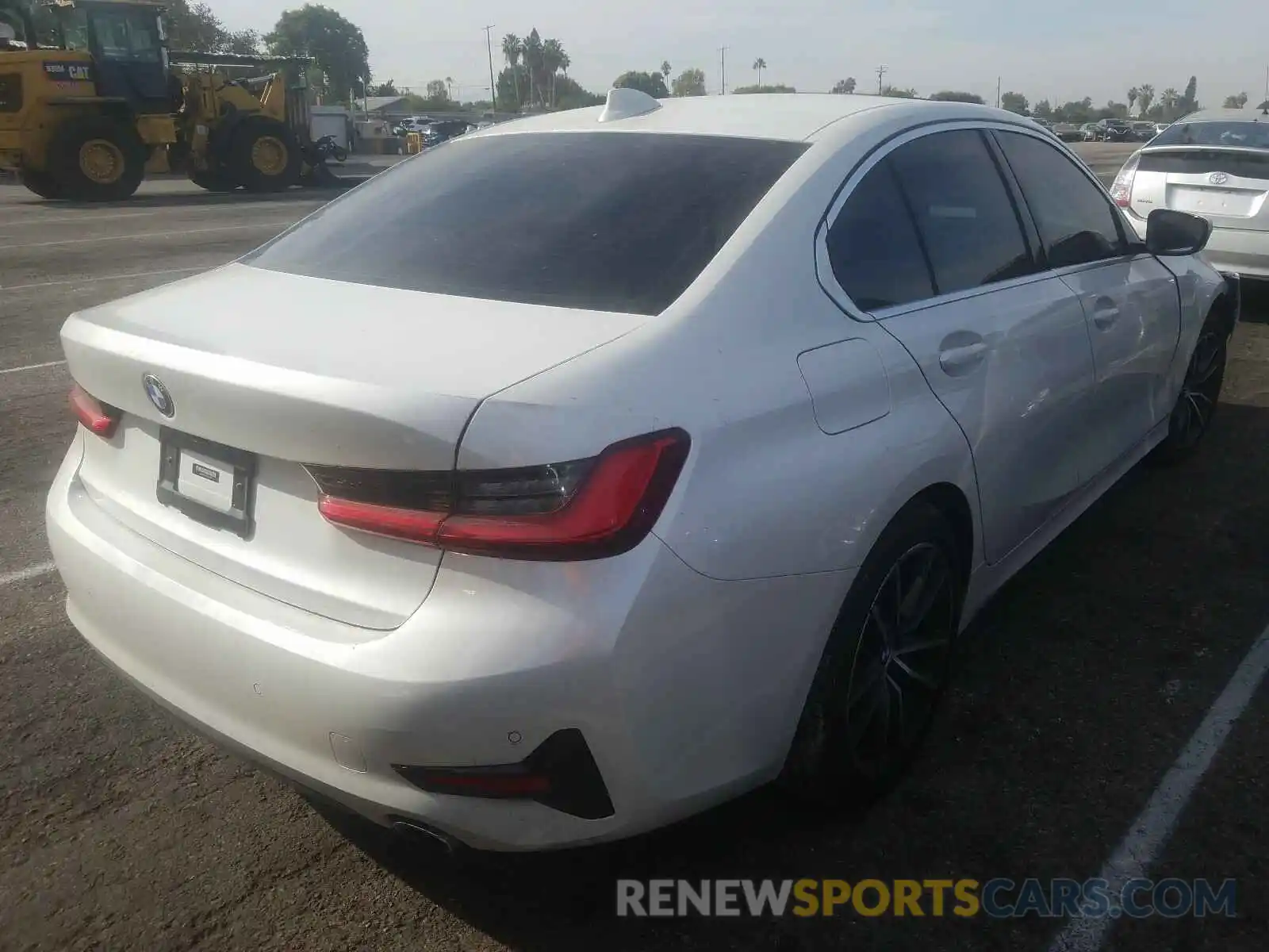 4 Photograph of a damaged car 3MW5R1J0XL8B20458 BMW 3 SERIES 2020