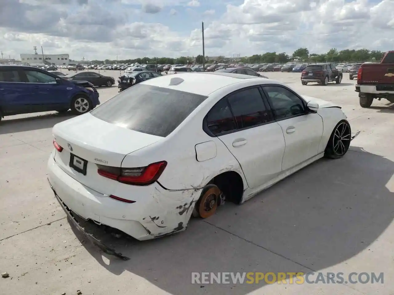 4 Photograph of a damaged car 3MW5R1J0XL8B26003 BMW 3 SERIES 2020