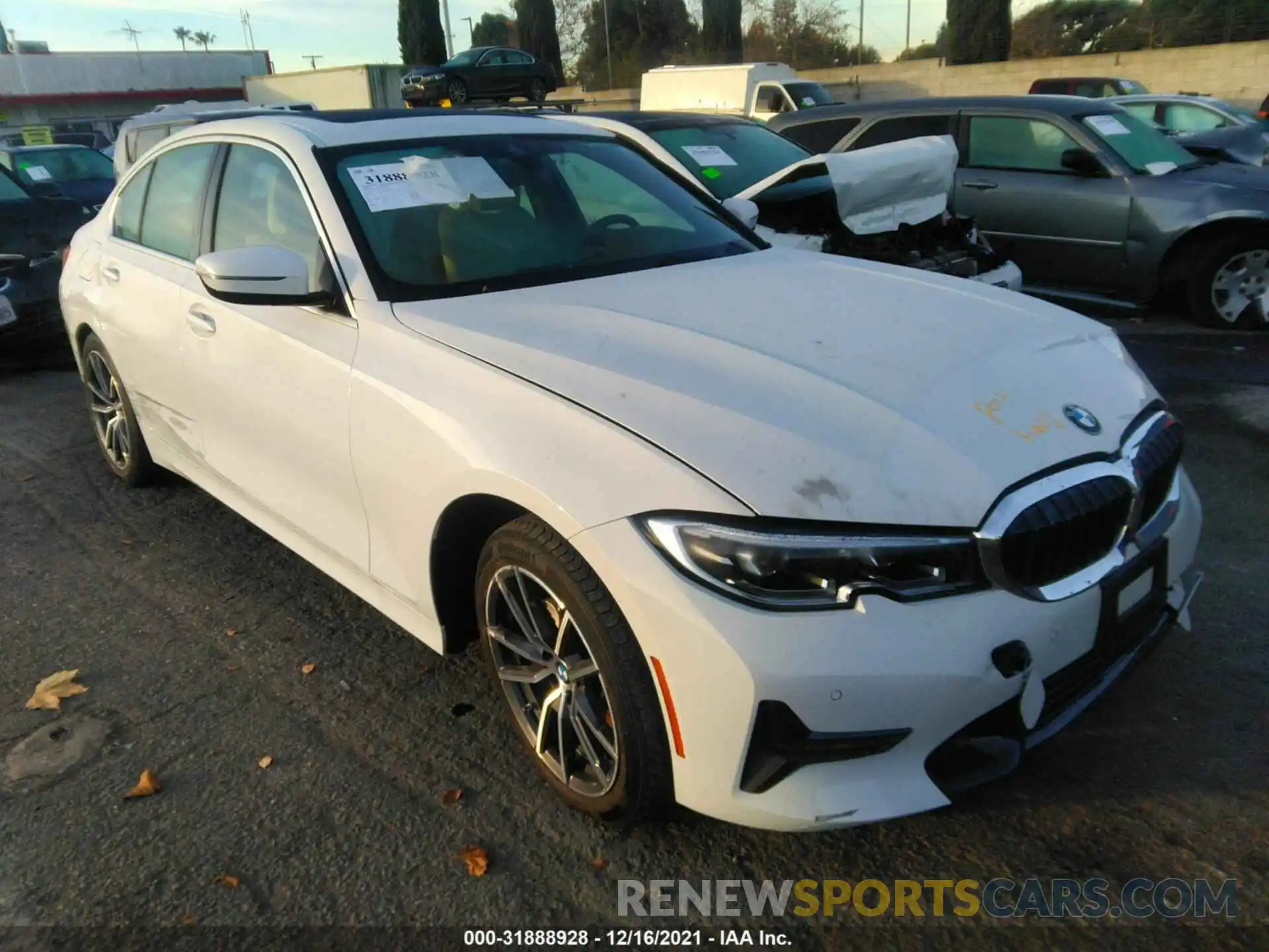 1 Photograph of a damaged car 3MW5R1J0XL8B28379 BMW 3 SERIES 2020