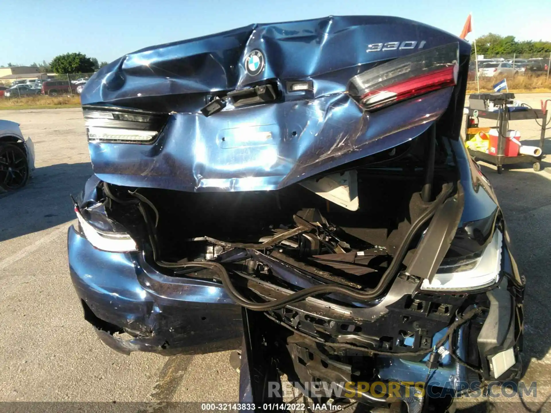 6 Photograph of a damaged car 3MW5R1J0XL8B30570 BMW 3 SERIES 2020