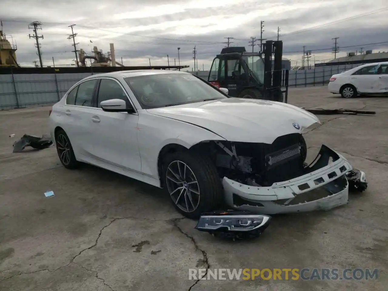 1 Photograph of a damaged car 3MW5R1J0XL8B31556 BMW 3 SERIES 2020