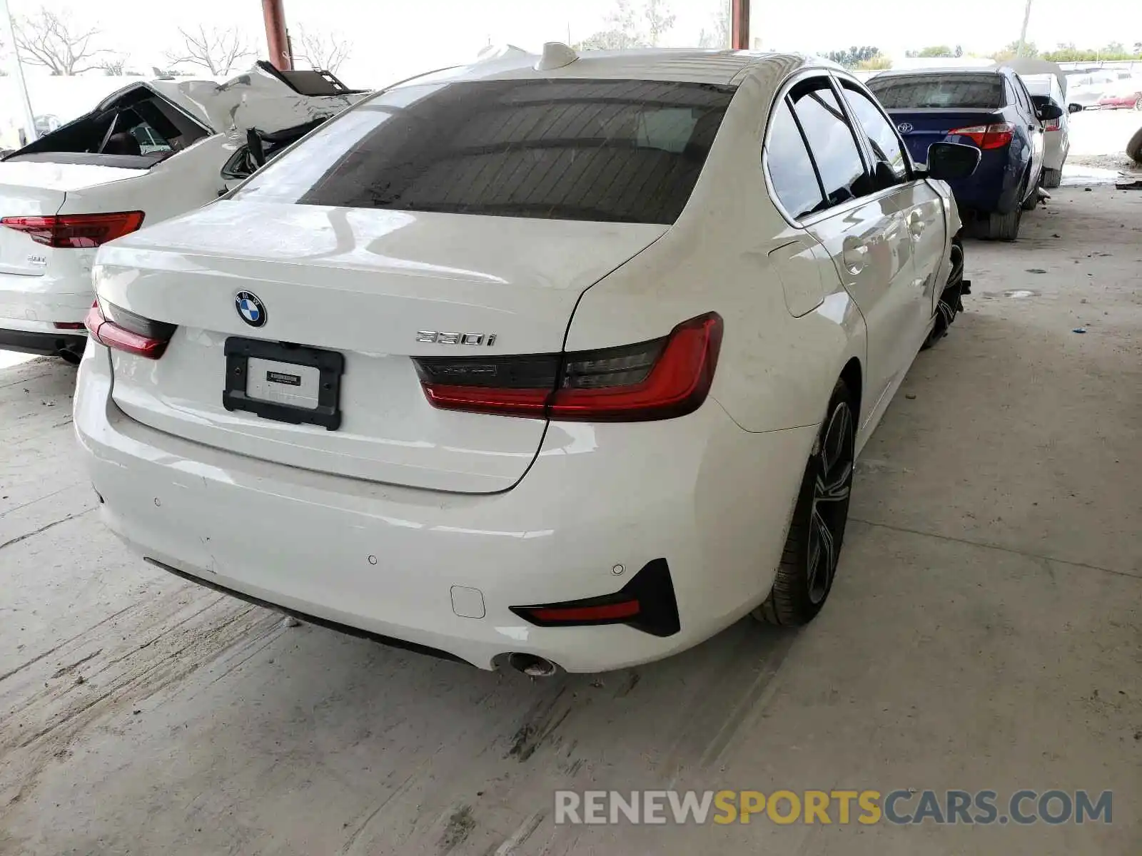 4 Photograph of a damaged car 3MW5R1J0XL8B39558 BMW 3 SERIES 2020