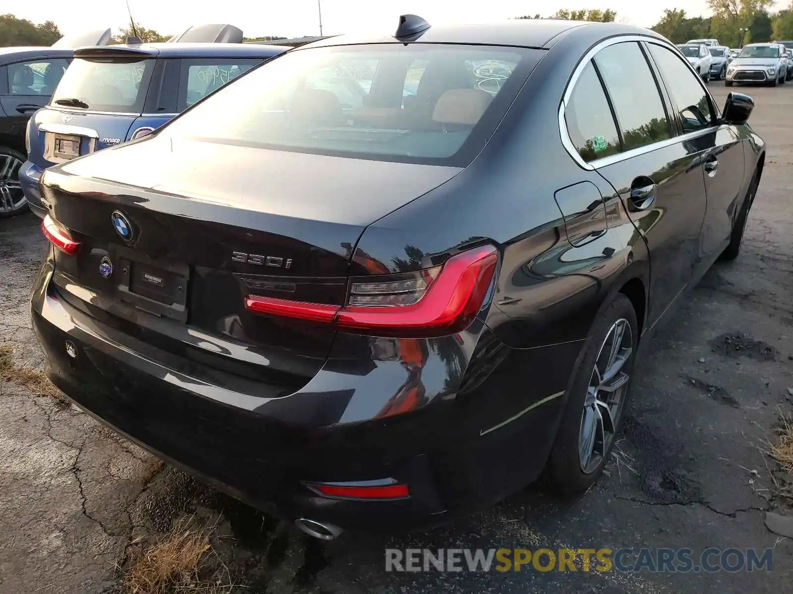 4 Photograph of a damaged car 3MW5R7J00L8B09438 BMW 3 SERIES 2020