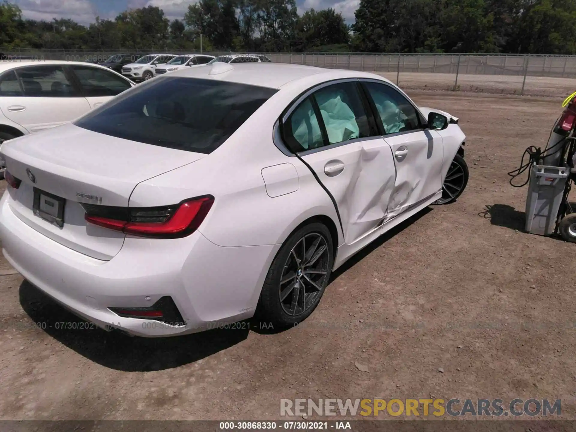 4 Photograph of a damaged car 3MW5R7J00L8B10282 BMW 3 SERIES 2020