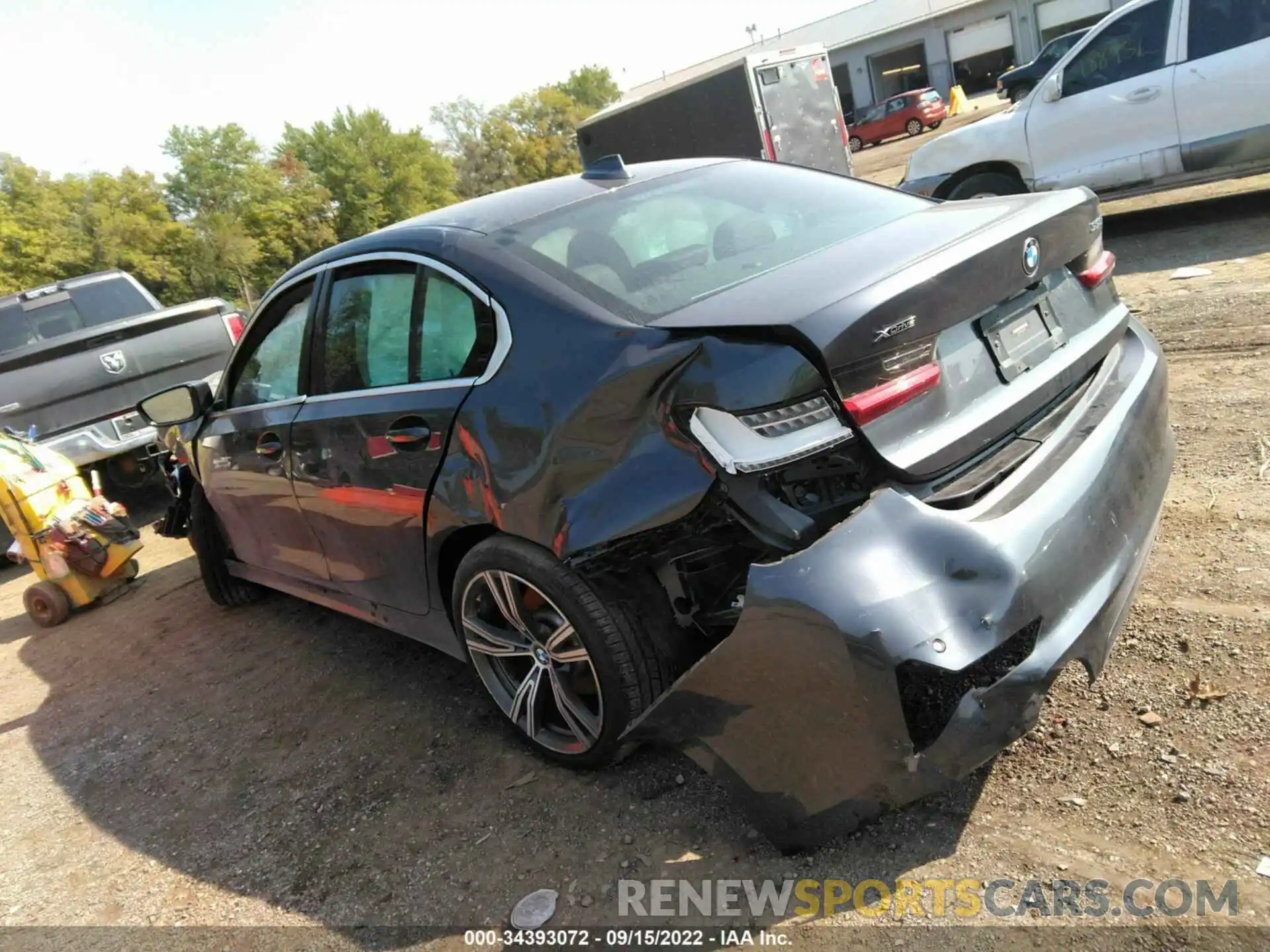 3 Photograph of a damaged car 3MW5R7J00L8B10895 BMW 3 SERIES 2020