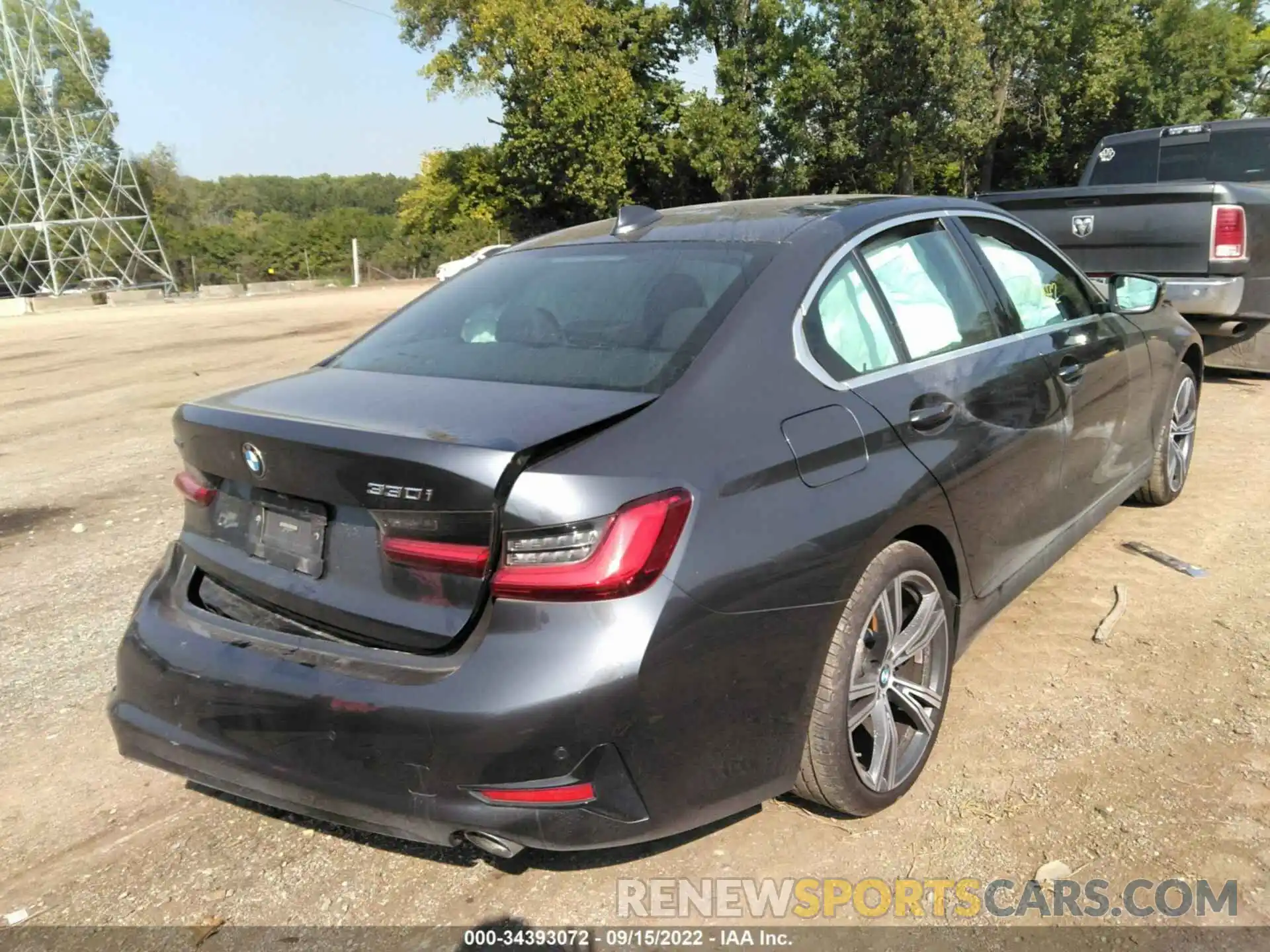 4 Photograph of a damaged car 3MW5R7J00L8B10895 BMW 3 SERIES 2020