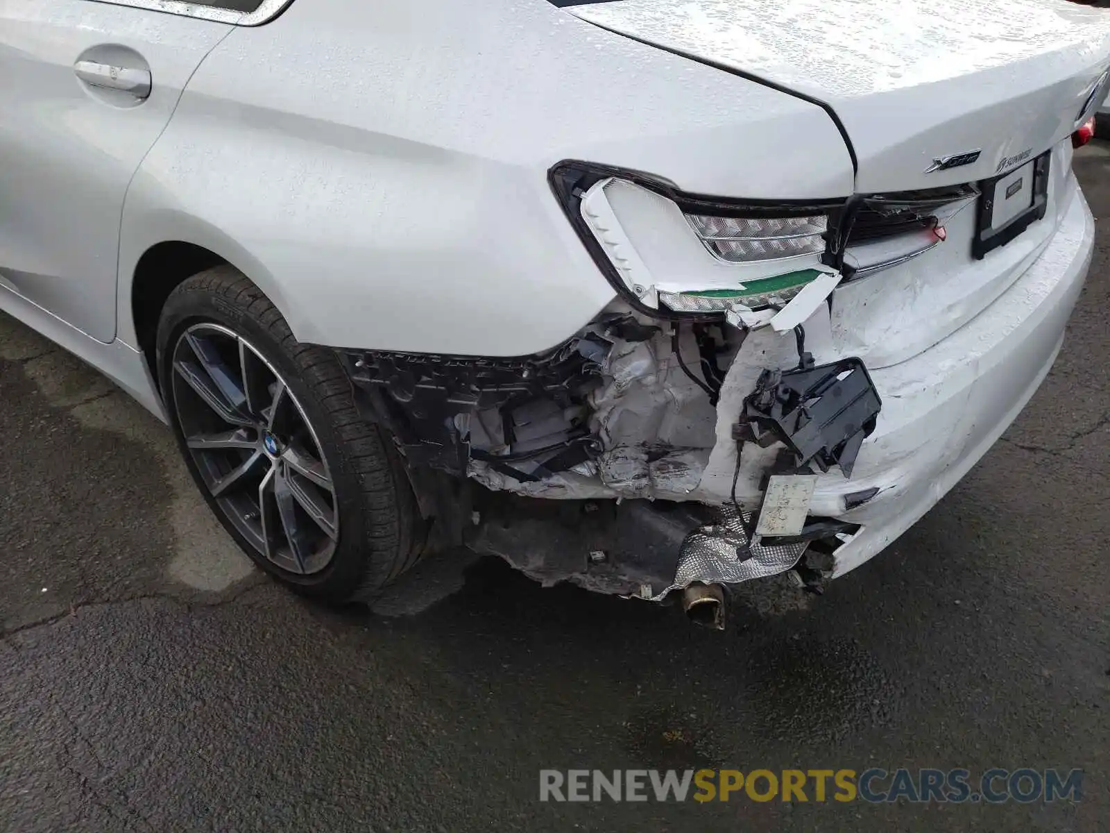 9 Photograph of a damaged car 3MW5R7J00L8B23078 BMW 3 SERIES 2020