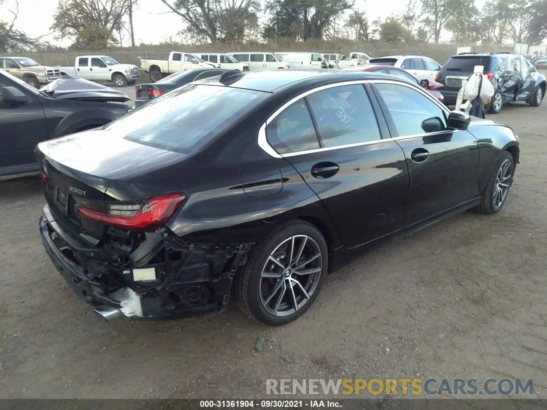 4 Photograph of a damaged car 3MW5R7J00L8B39605 BMW 3 SERIES 2020