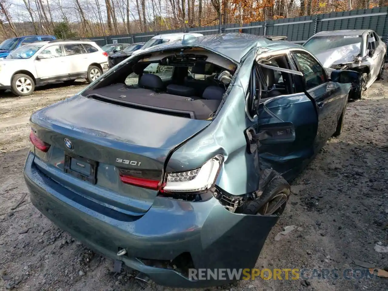 4 Photograph of a damaged car 3MW5R7J01L8B23266 BMW 3 SERIES 2020