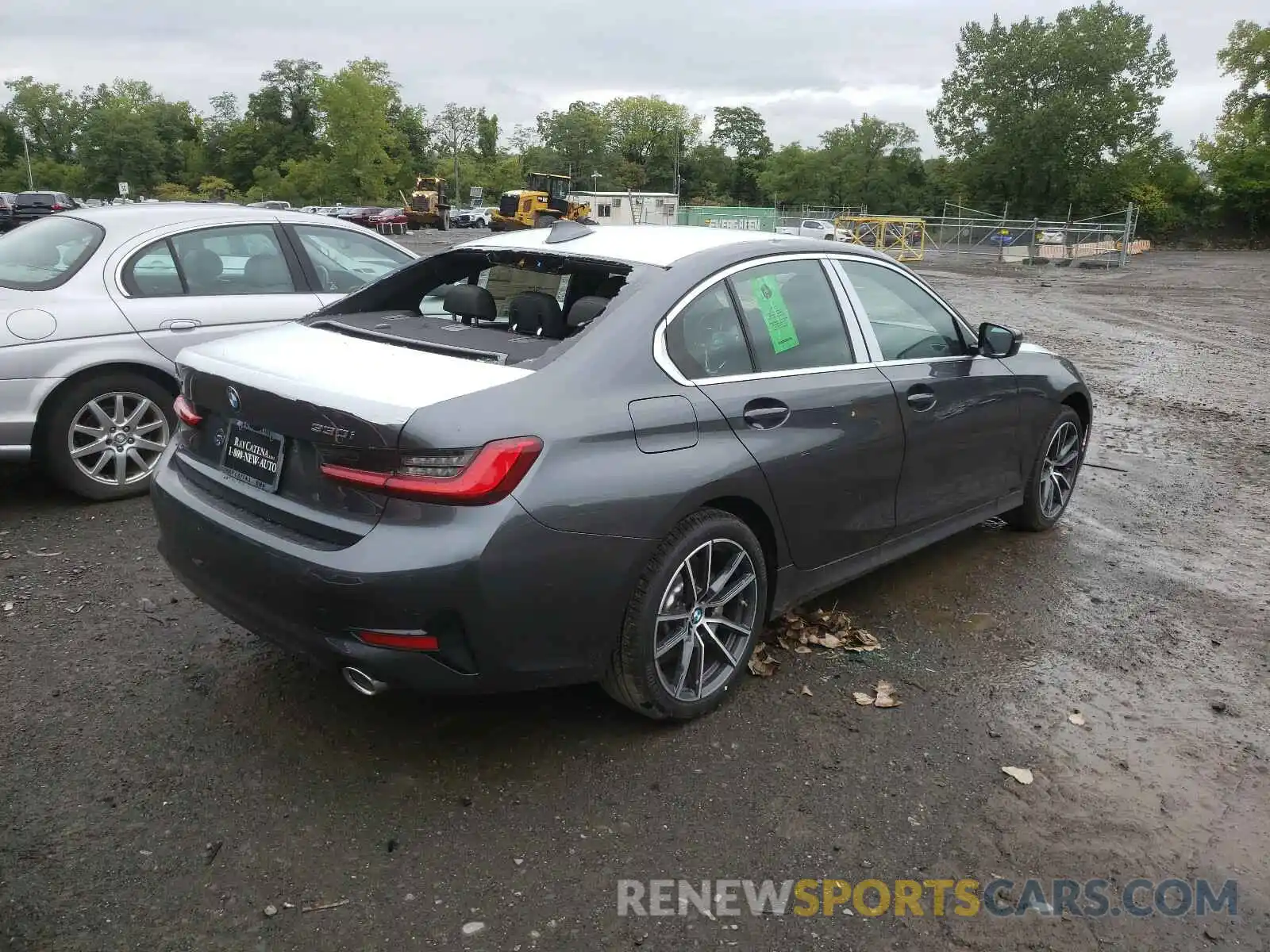 4 Photograph of a damaged car 3MW5R7J01L8B33232 BMW 3 SERIES 2020