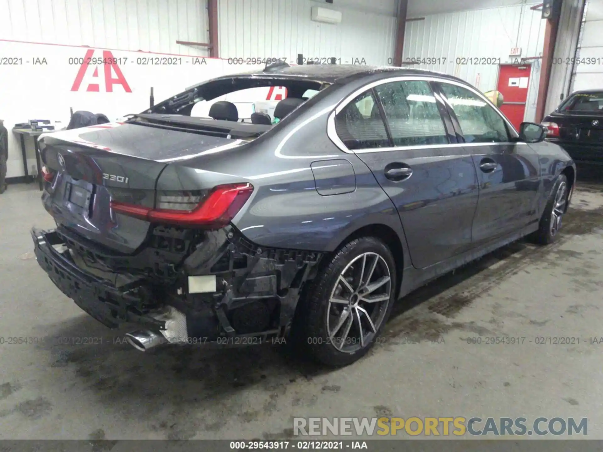 4 Photograph of a damaged car 3MW5R7J03L8B15945 BMW 3 SERIES 2020