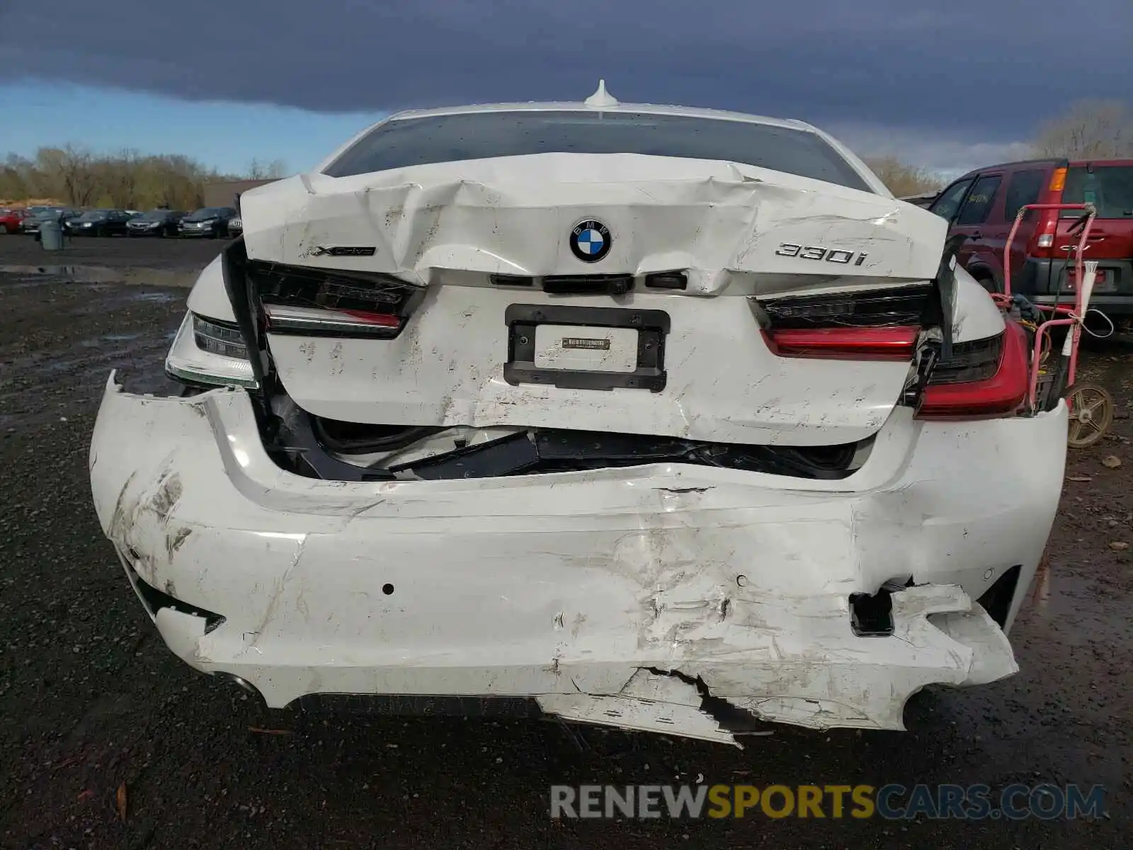 9 Photograph of a damaged car 3MW5R7J03L8B29411 BMW 3 SERIES 2020