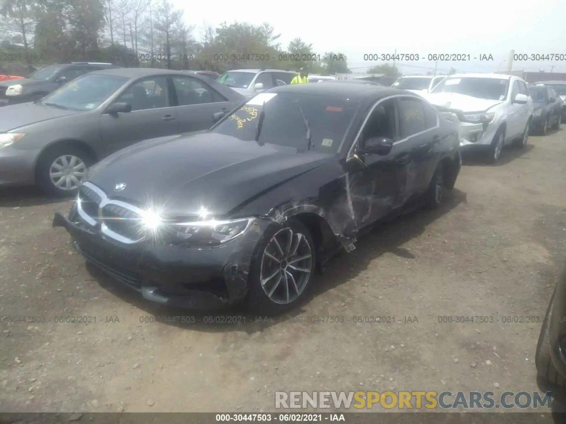 2 Photograph of a damaged car 3MW5R7J03L8B29540 BMW 3 SERIES 2020