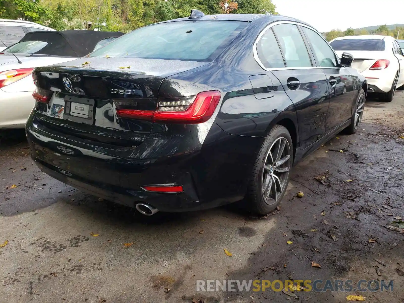 4 Photograph of a damaged car 3MW5R7J03L8B34768 BMW 3 SERIES 2020