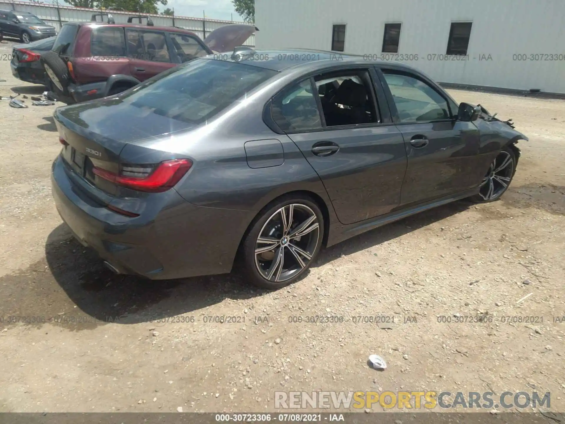 4 Photograph of a damaged car 3MW5R7J04L8B11404 BMW 3 SERIES 2020