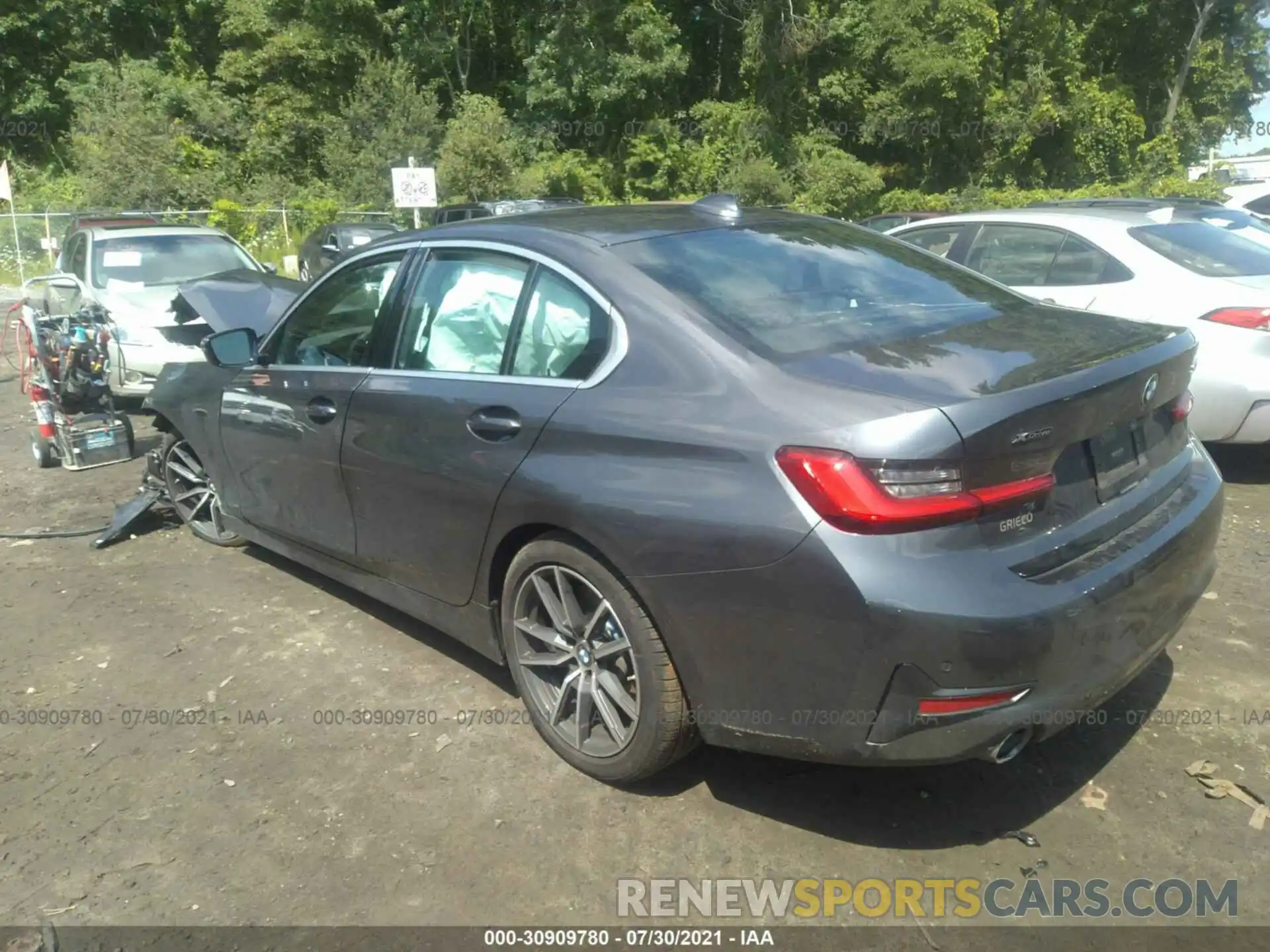 3 Photograph of a damaged car 3MW5R7J04L8B14304 BMW 3 SERIES 2020