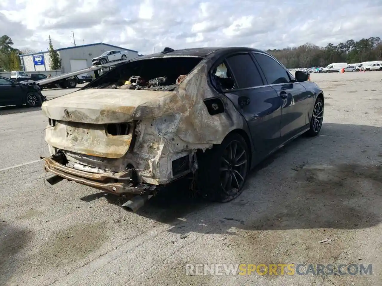 4 Photograph of a damaged car 3MW5R7J04L8B17137 BMW 3 SERIES 2020