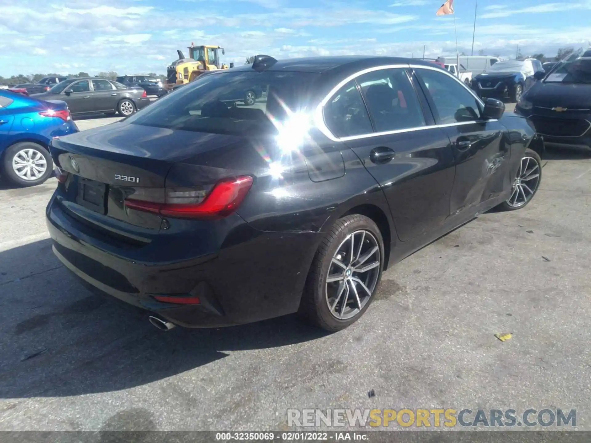 4 Photograph of a damaged car 3MW5R7J04L8B24931 BMW 3 SERIES 2020