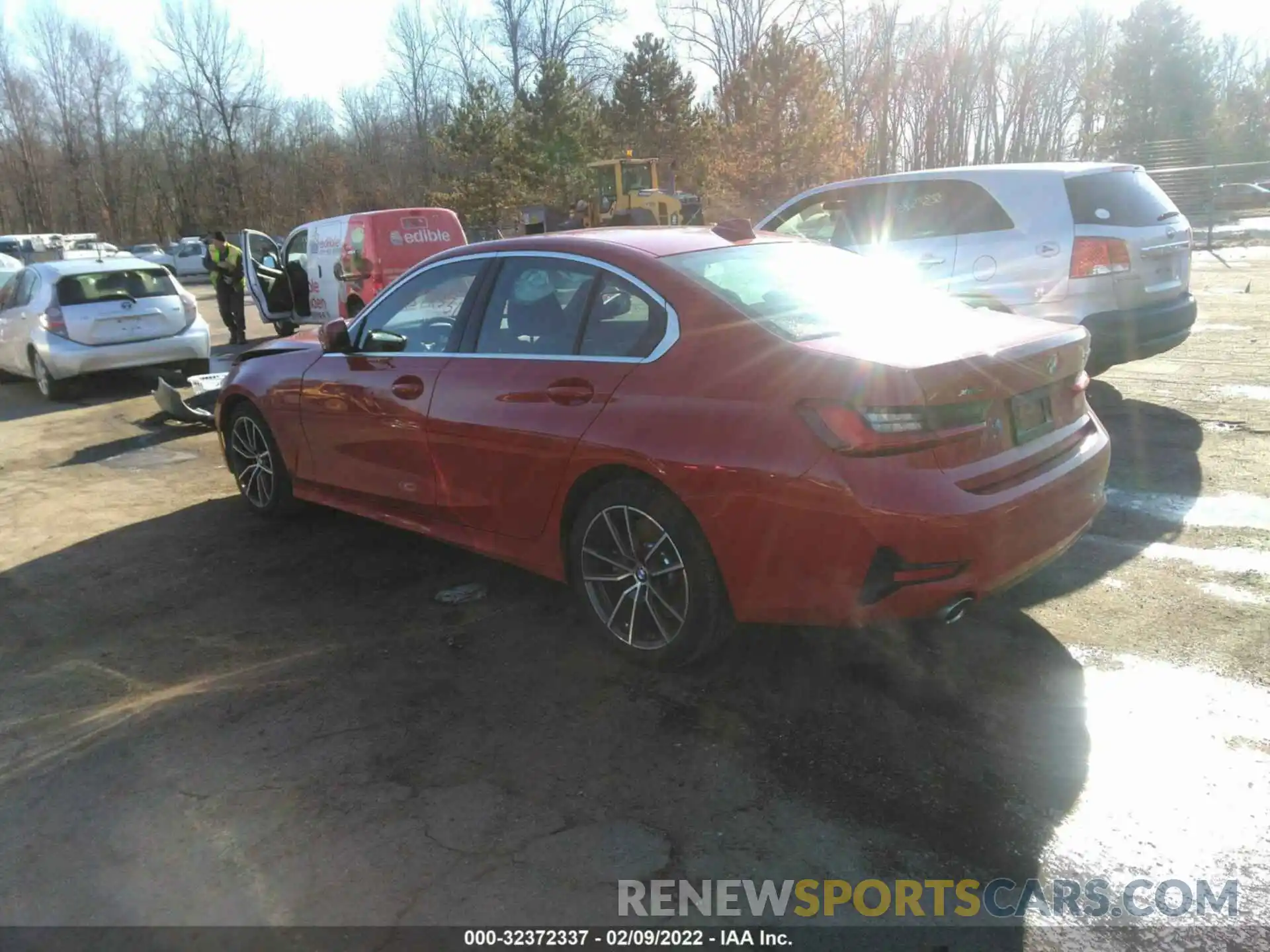 3 Photograph of a damaged car 3MW5R7J04L8B38084 BMW 3 SERIES 2020