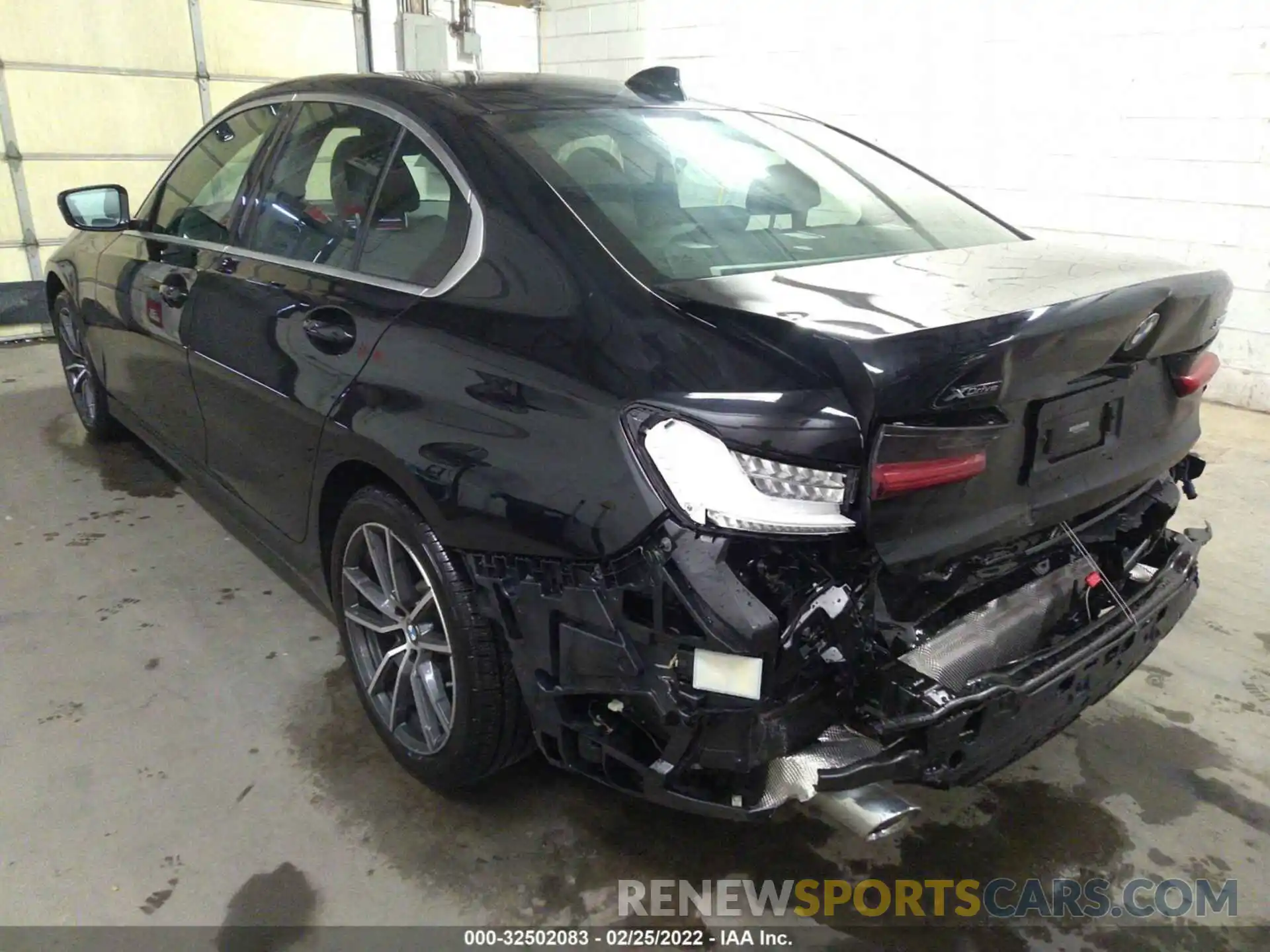 3 Photograph of a damaged car 3MW5R7J04L8B46282 BMW 3 SERIES 2020