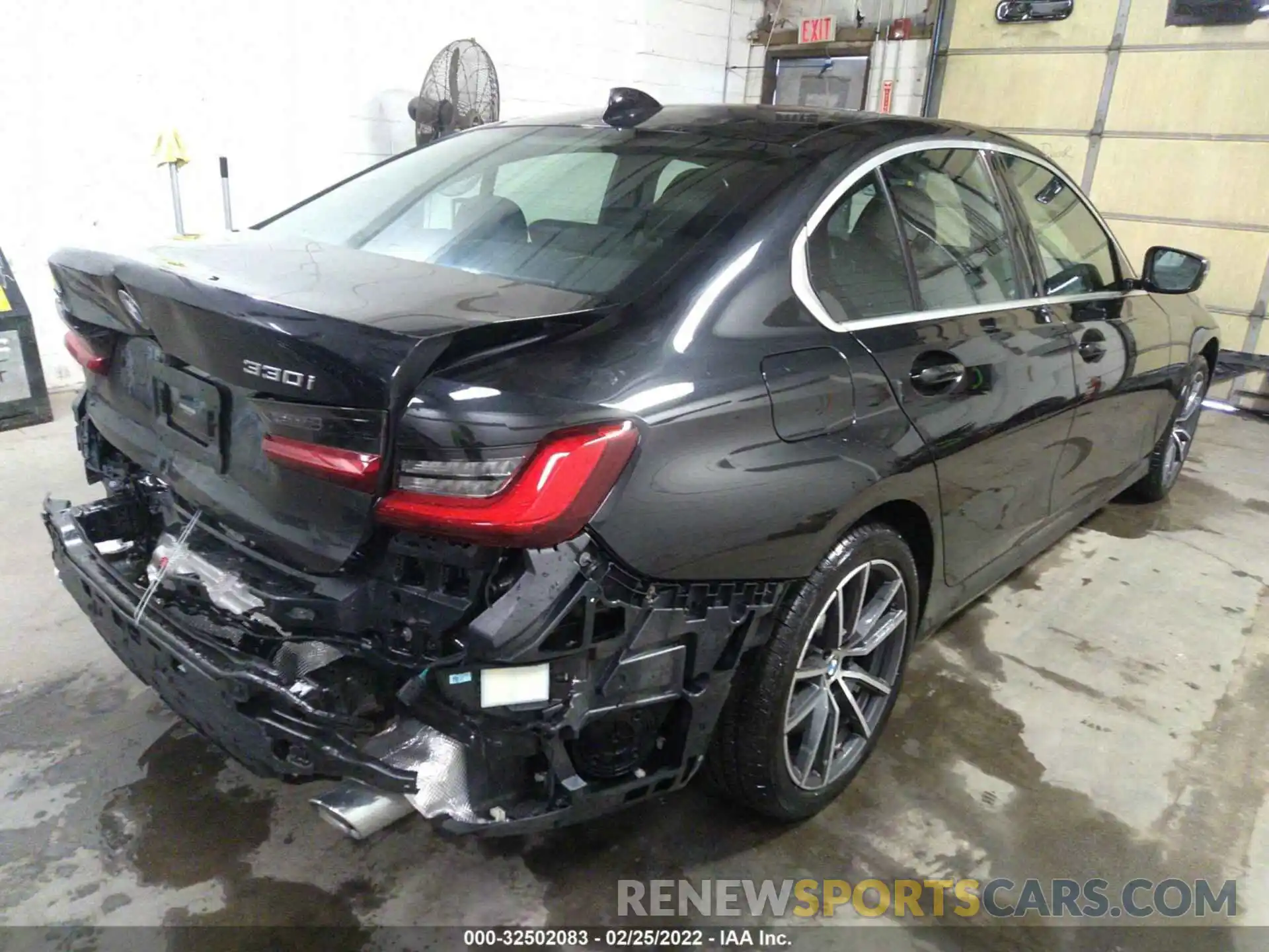 4 Photograph of a damaged car 3MW5R7J04L8B46282 BMW 3 SERIES 2020