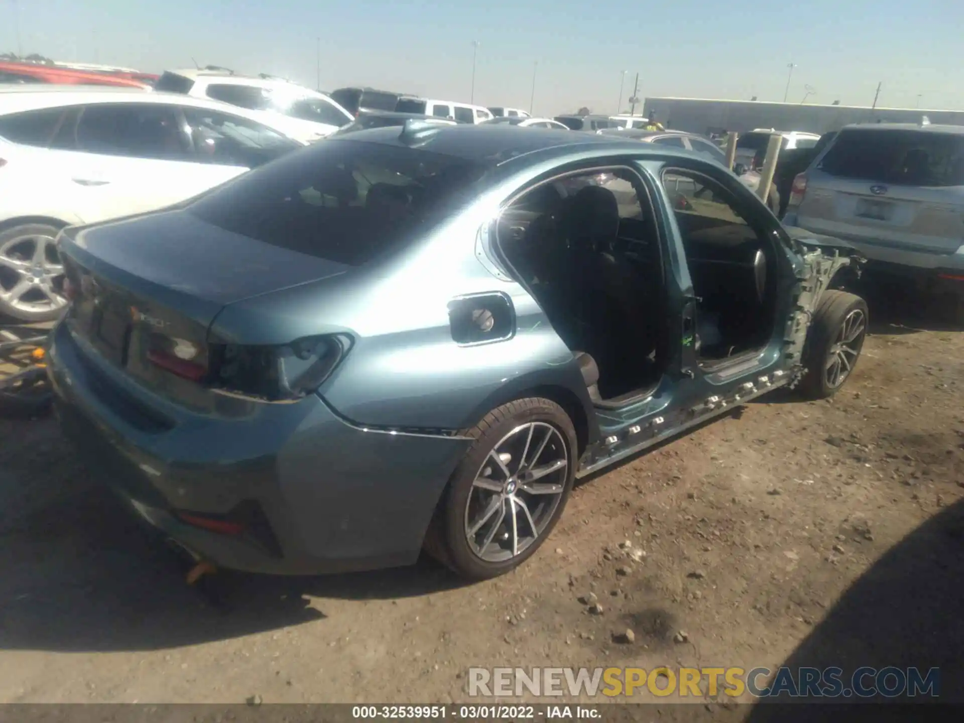 4 Photograph of a damaged car 3MW5R7J05L8B26459 BMW 3 SERIES 2020