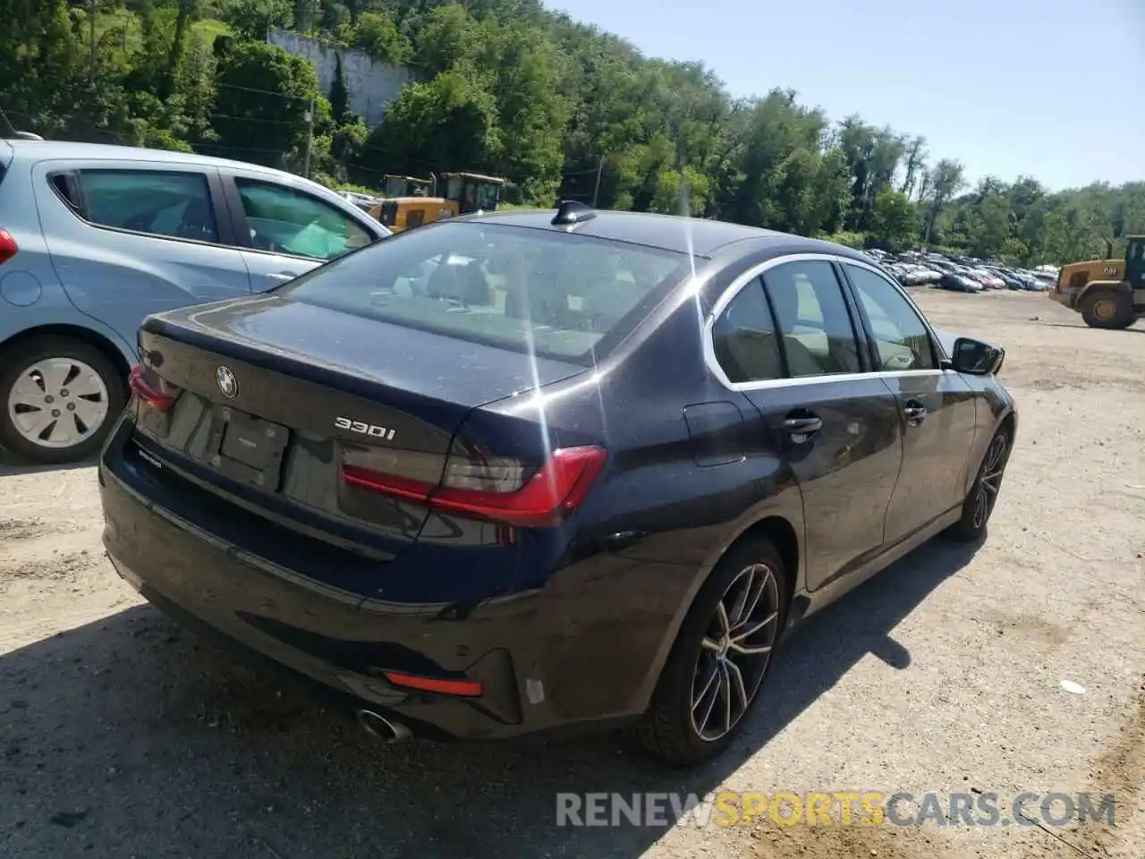 4 Photograph of a damaged car 3MW5R7J05L8B46128 BMW 3 SERIES 2020