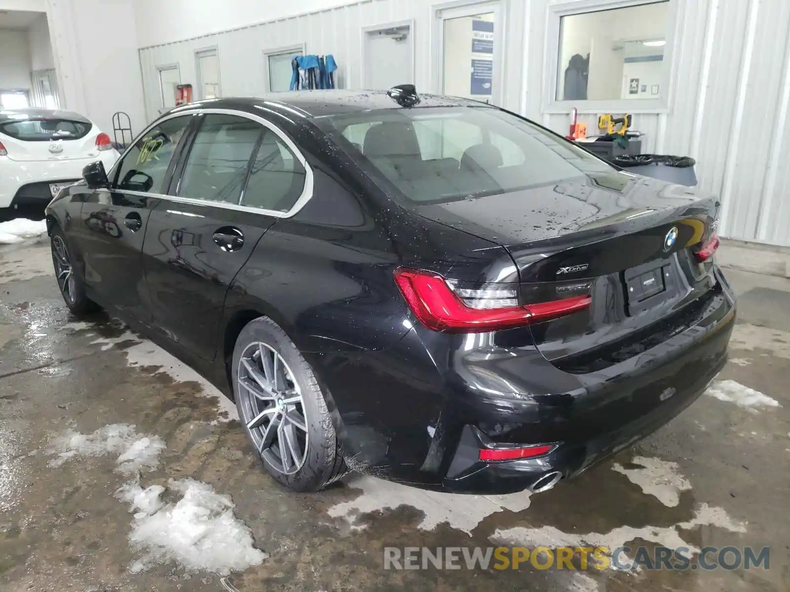 3 Photograph of a damaged car 3MW5R7J05M8B66333 BMW 3 SERIES 2020