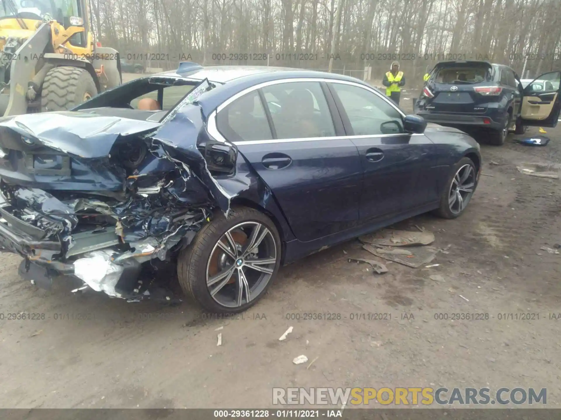 4 Photograph of a damaged car 3MW5R7J07L8B09596 BMW 3 SERIES 2020