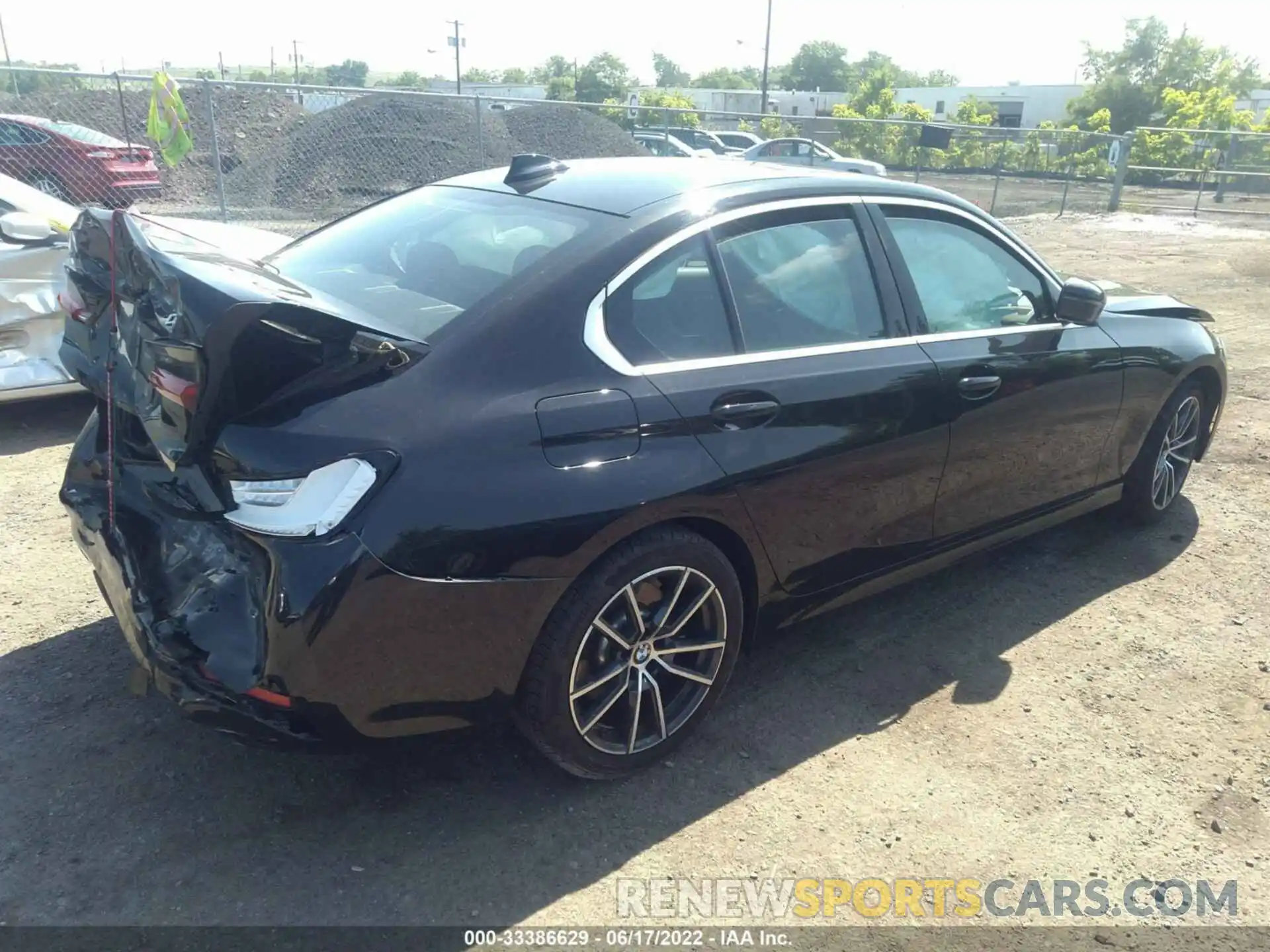 4 Photograph of a damaged car 3MW5R7J07L8B32473 BMW 3 SERIES 2020