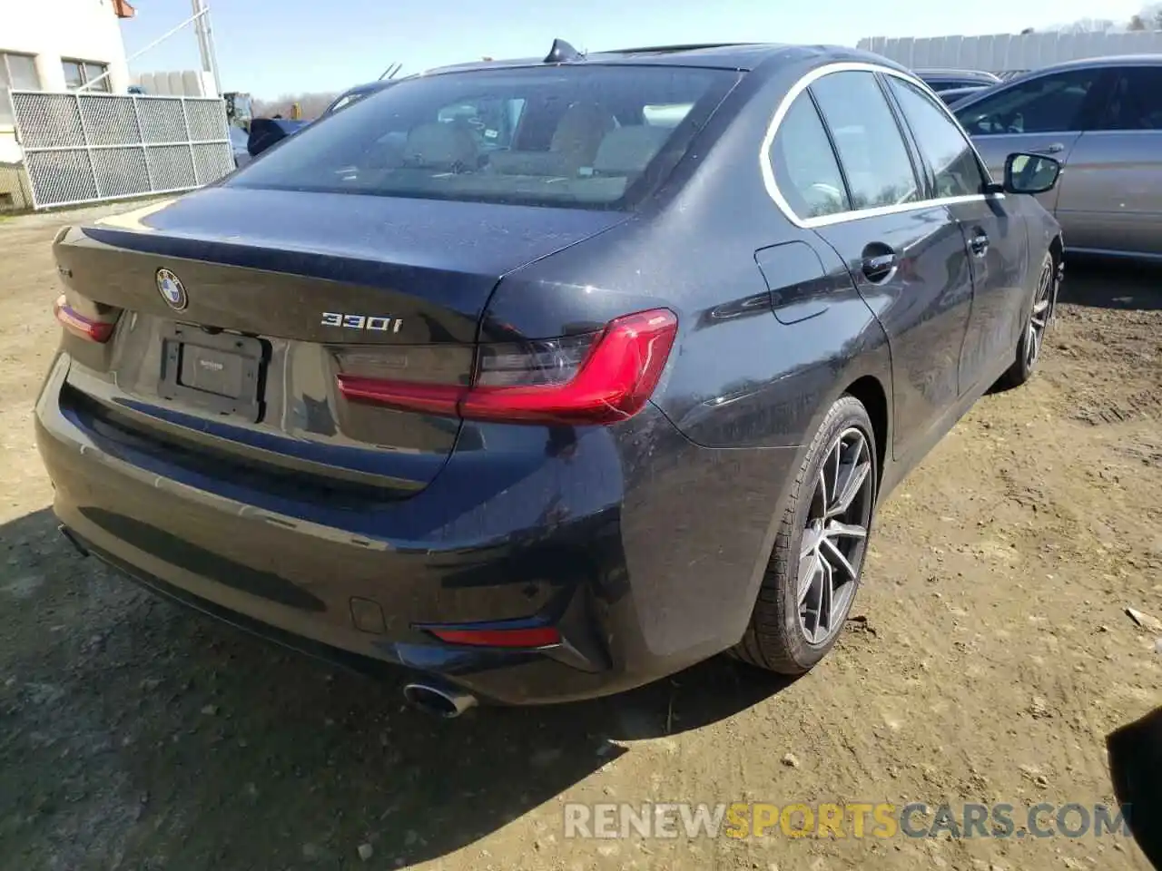 4 Photograph of a damaged car 3MW5R7J09L8B18414 BMW 3 SERIES 2020