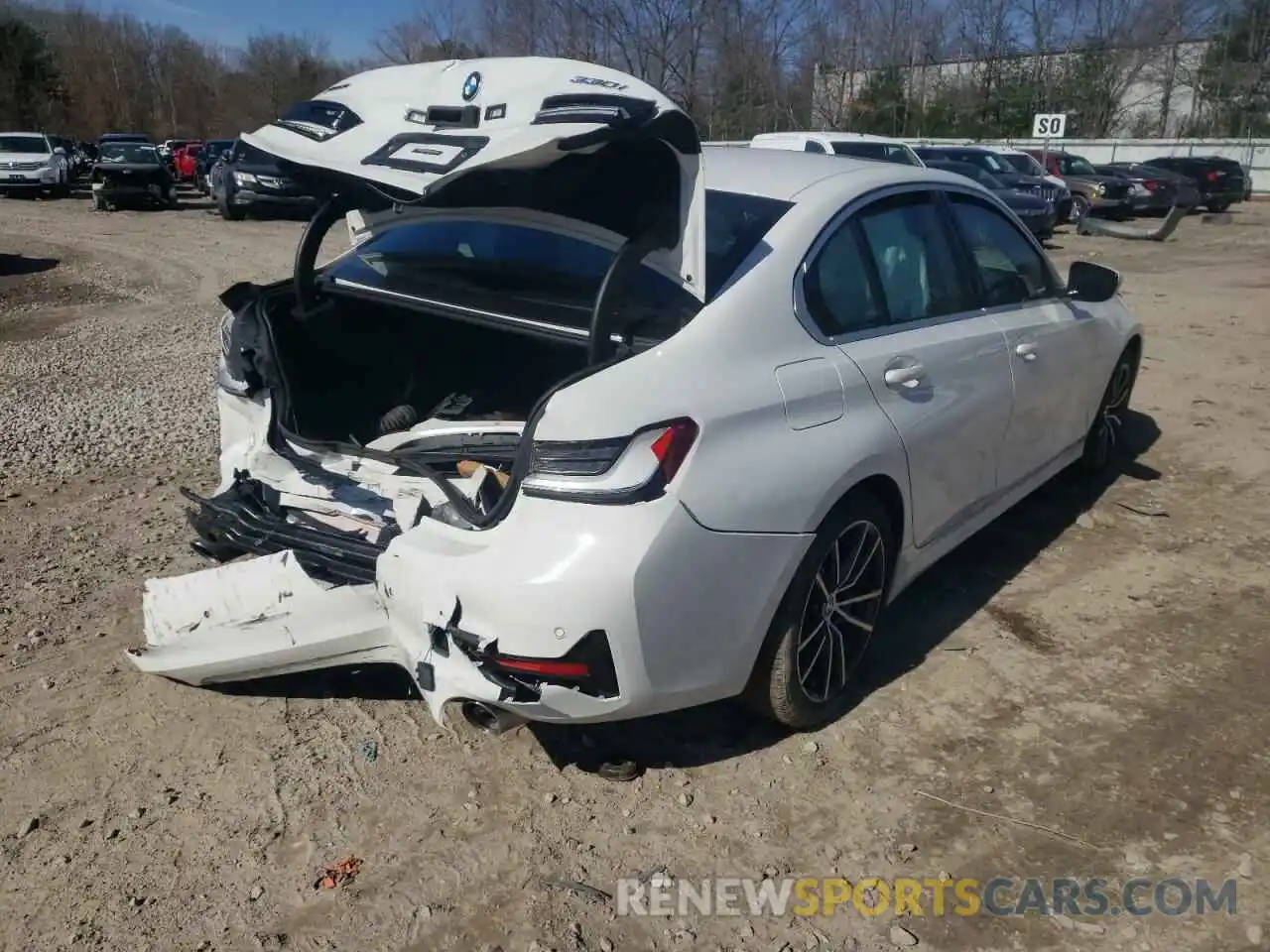 4 Photograph of a damaged car 3MW5R7J09L8B24228 BMW 3 SERIES 2020