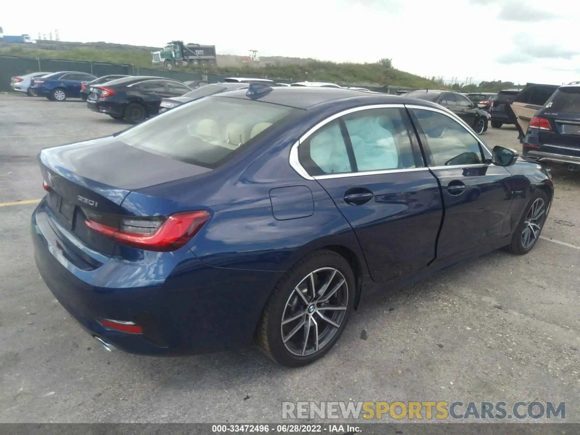 4 Photograph of a damaged car 3MW5R7J09L8B25959 BMW 3 SERIES 2020