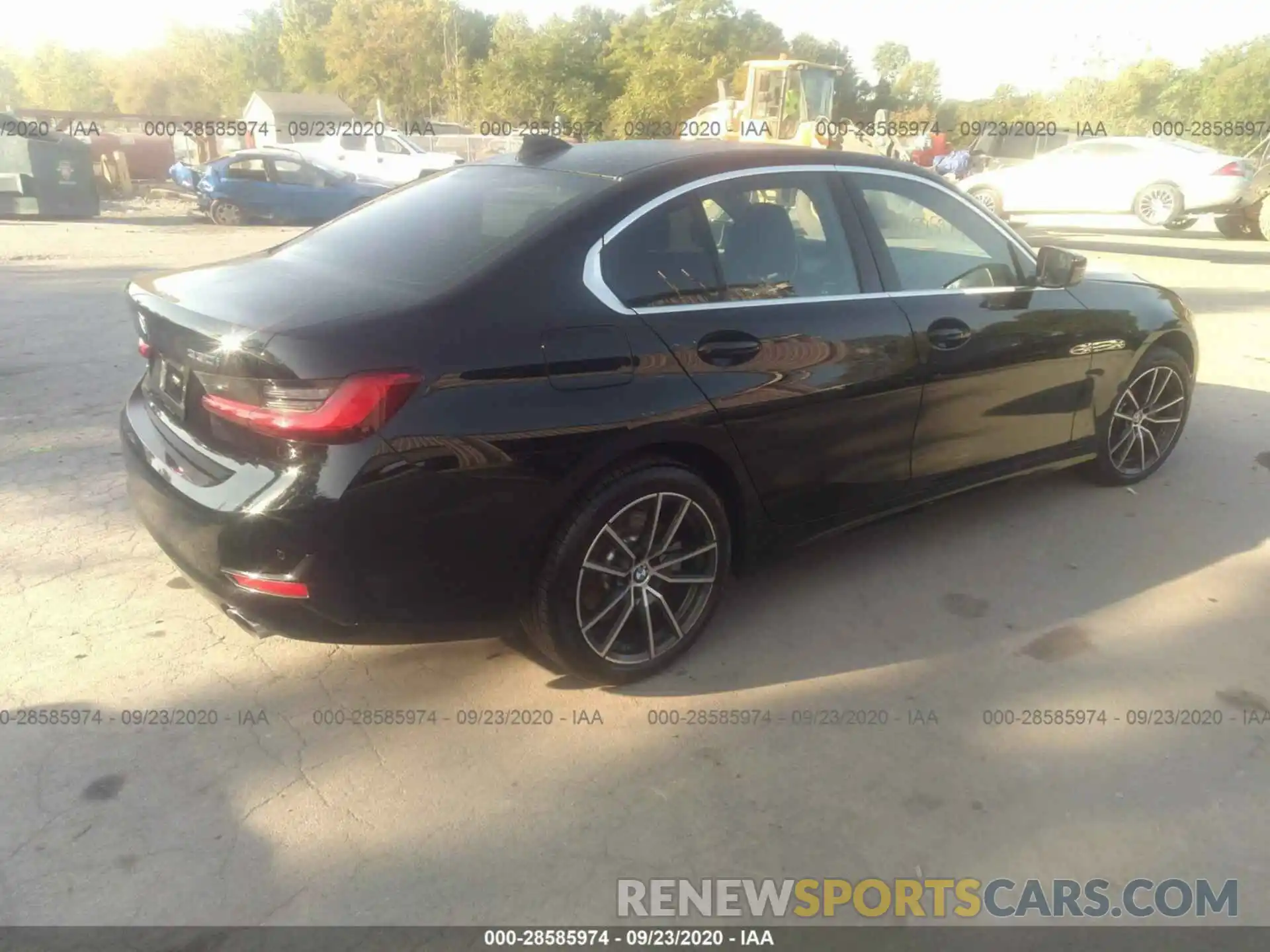 4 Photograph of a damaged car 3MW5R7J0XL8B05820 BMW 3 SERIES 2020